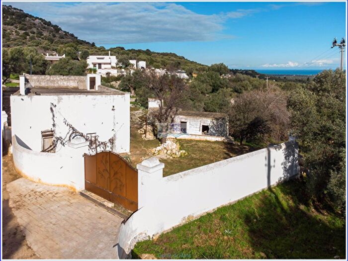 Casa con 12 locali in vendita in Contrada Bagnardi, Ostuni