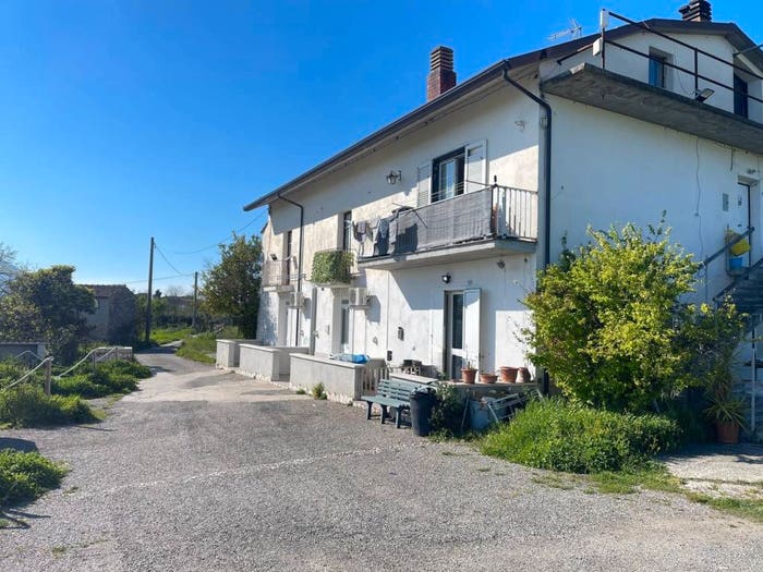 Casa con 6 locali in vendita in Contrada San Chirico, Masseria De Gregorio, Benevento