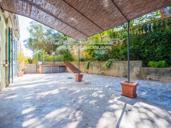 Appartamento con 6 locali in vendita in Via Giordano Bruno, Albaro, Genova