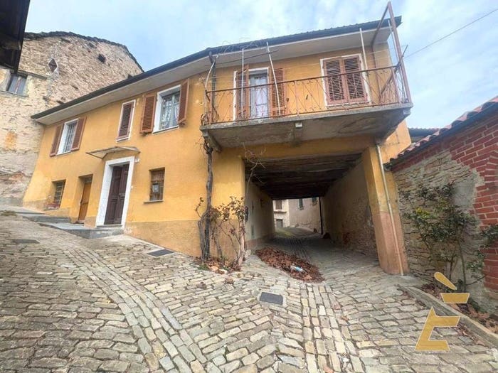 Casa con 5 locali in vendita in via parrocchia, Centro, Murazzano