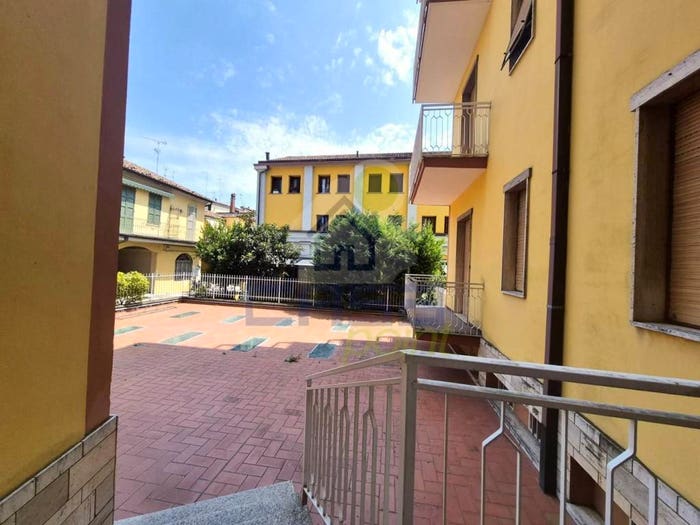 Appartamento trilocale in vendita in Corso Pietro Vacchelli, Centro, Cremona
