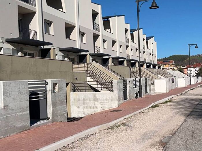 Appartamento quadrilocale in vendita in Via Giacomo Matteotti, Centro, Fermignano