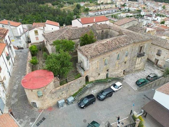 Casa con 6 locali in vendita in Corso Giuseppe Garibaldi, San Giorgio Lucano