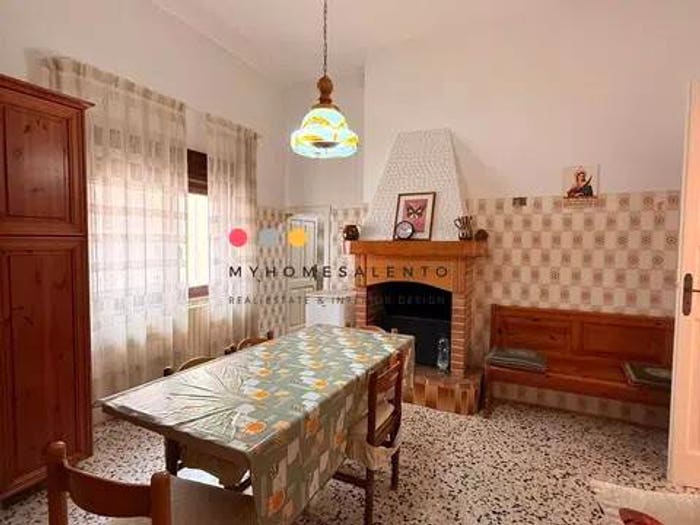 Casa con 6 locali in vendita in Via Francesco Petrarca Nn, Centro, Corsano
