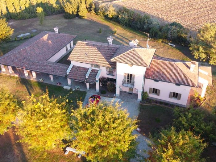 Casa con 6 locali in vendita in Castellazzo Novarese