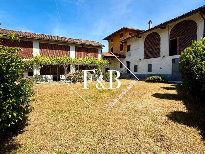 Casa con 6 locali in vendita in Regione Valle, Castell'Alfero