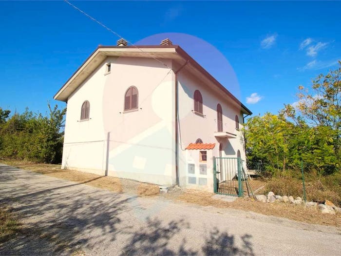Casa con 6 locali in vendita in Contrada Colle Serra, Serramonacesca