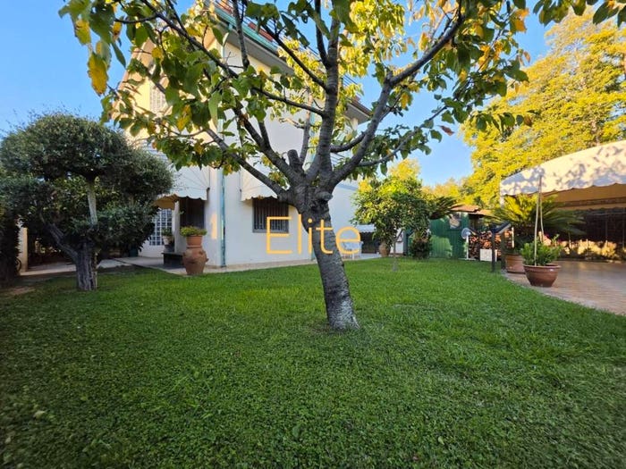 Casa con 6 locali in vendita in Torre del Lago, Viareggio