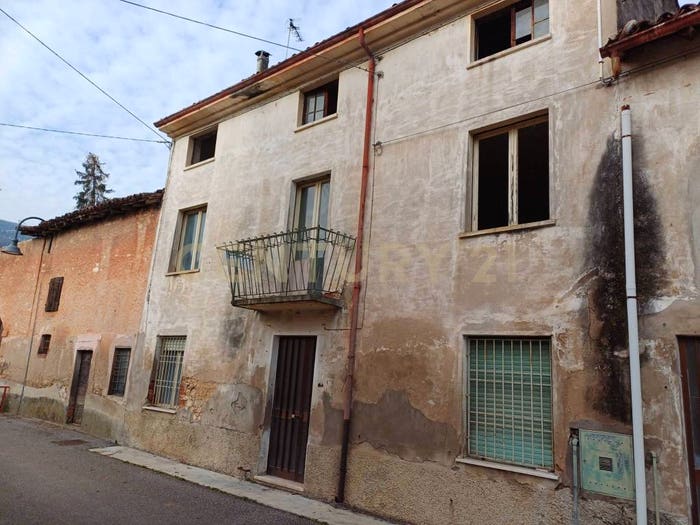 Casa con 6 locali in vendita in Via Gorghello, Centro, Cazzano di Tramigna