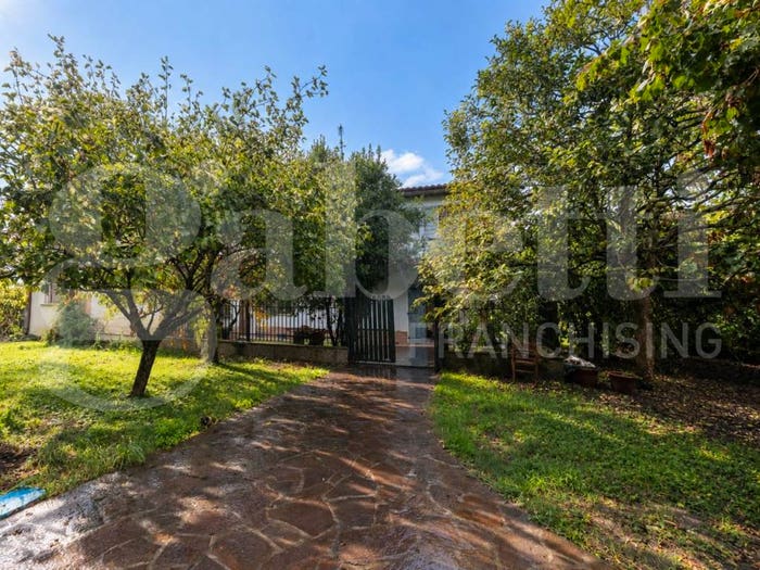 Casa con 6 locali in vendita in Via Adige Superiore, Vescovana