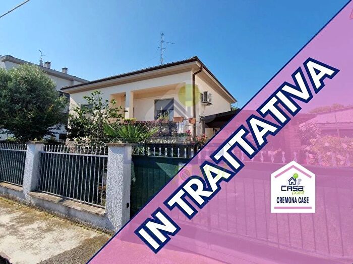 Casa con 5 locali in vendita in Via Repubblica N, Persico Dosimo