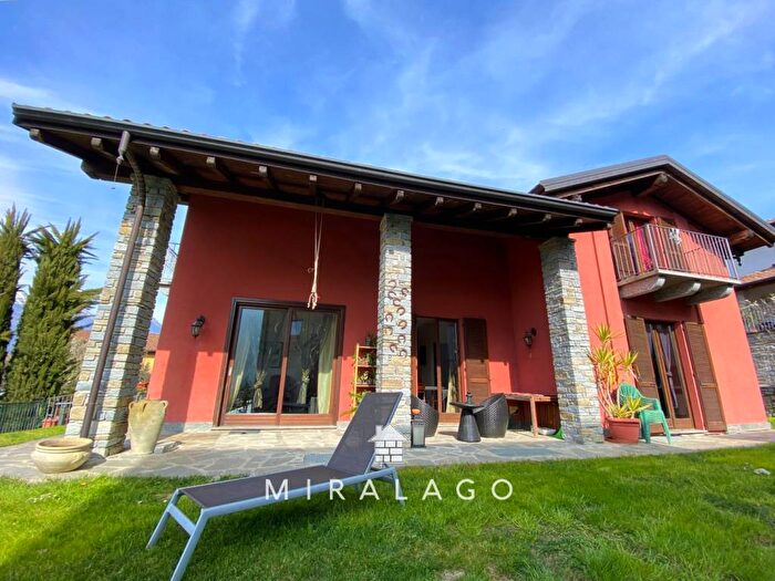 Casa con 6 locali in vendita in Via Ca' di Nadin, Colico Piano, Colico