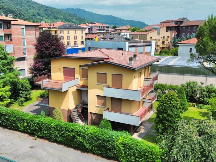 Casa con 6 locali in vendita in Via Pietro Ruggeri da Stabello, Valverde, Bergamo