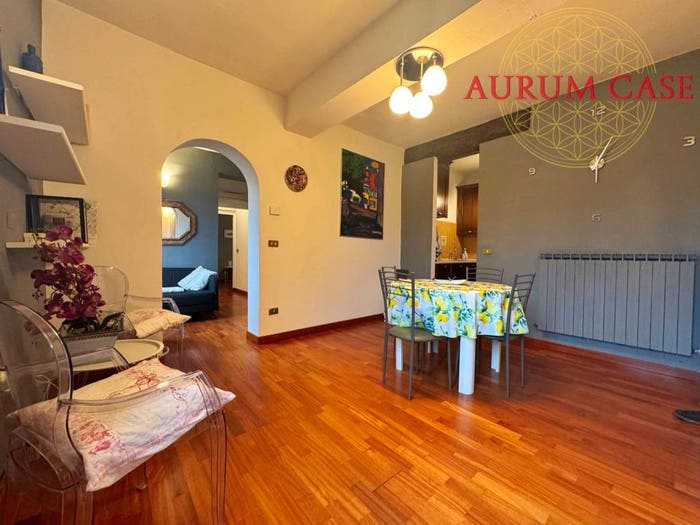 Appartamento quadrilocale in vendita in Via San Giovanni del Cantone, Centro Storico, Modena