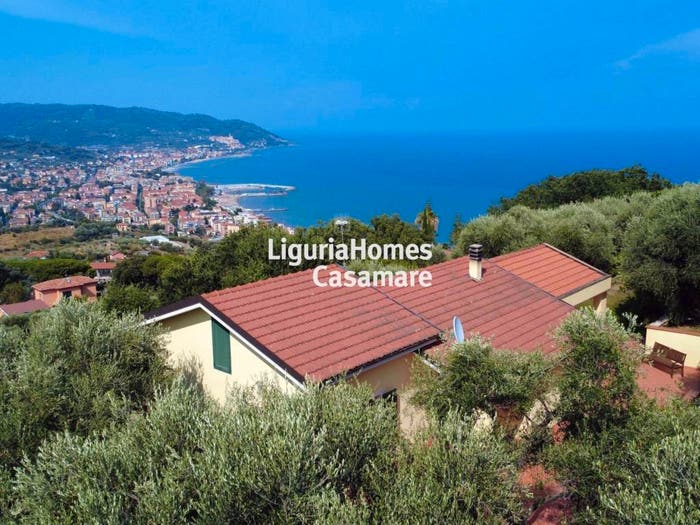 Casa con 6 locali in vendita in Strada Berzi, Diano Marina