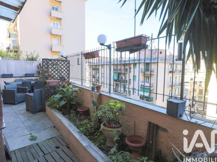 Appartamento trilocale in vendita in Via Carmelo Onorato, Marassi, Genova