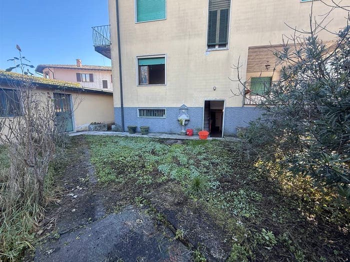 Casa quadrilocale in vendita in Via Don Giovanni Battista Berretta, Centro, Pumenengo