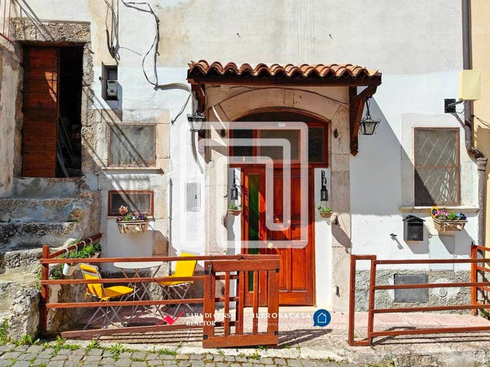 Casa trilocale in vendita in via Cicone, Centro, Pettorano sul Gizio