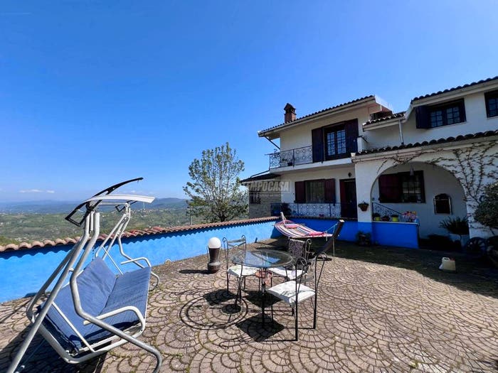 Casa con 6 locali in vendita in Strada Provinciale, Morbello