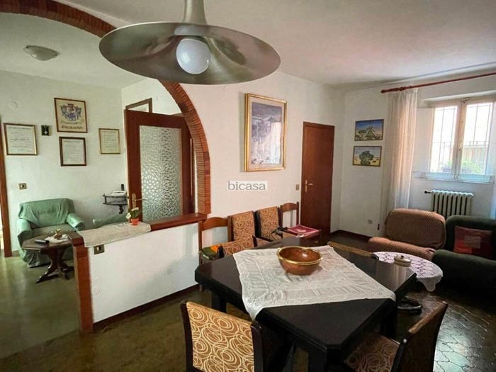 Casa con 6 locali in vendita in VIA LUPERTI, Centro, Cagli