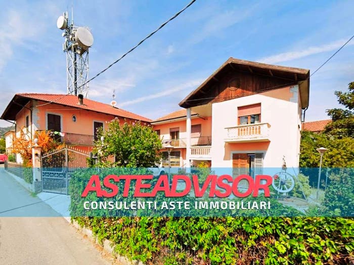 Casa con 6 locali in vendita in Via Roma, Bubbio
