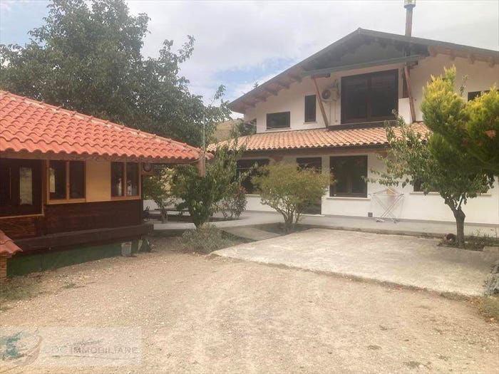 Casa con 6 locali in vendita in contrada Margimuto, Santo Stefano Quisquina