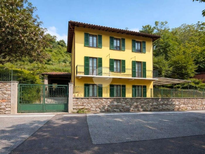 Casa con 5 locali in vendita in Via Duccio Galimberti, Cuorgnè