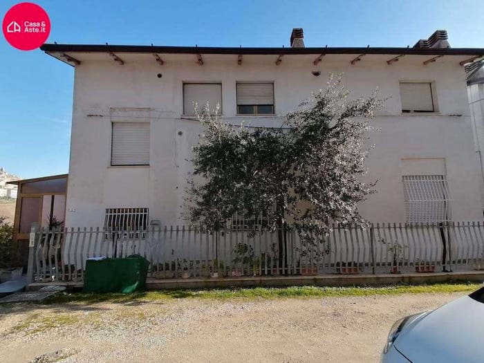 Appartamento con 5 locali in vendita in Via Indipendenza, Centro, Montegranaro