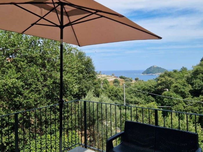 Appartamento trilocale in vendita in Via Privata Angelo Vigo, Cavia Regione Monti, Alassio