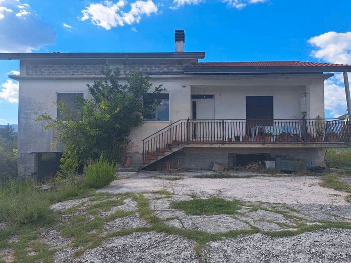 Casa trilocale in vendita in Via Sant'Antonino snc, Cassino