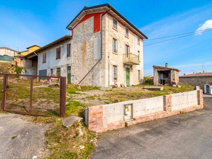 Casa con 5 locali in vendita in Strada Case Barbieri, Cozzano, Langhirano