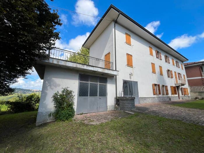 Casa con 6 locali in vendita in Via San Giovanni, Maranzana