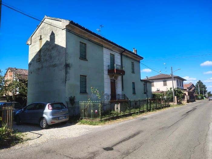 Casa con 6 locali in vendita in SP, Carezzano