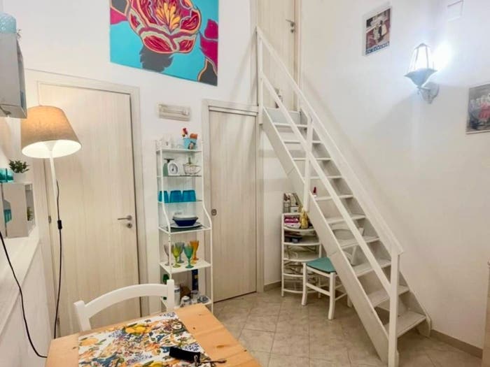Appartamento bilocale in affitto in Via Forcella, Tribunali, Napoli