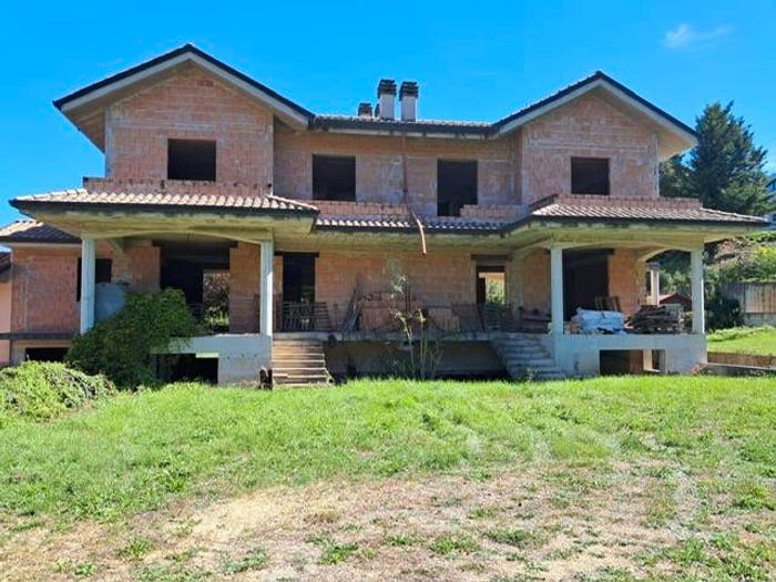Casa con 6 locali in vendita in Via dei Fiori, Centro, Alatri
