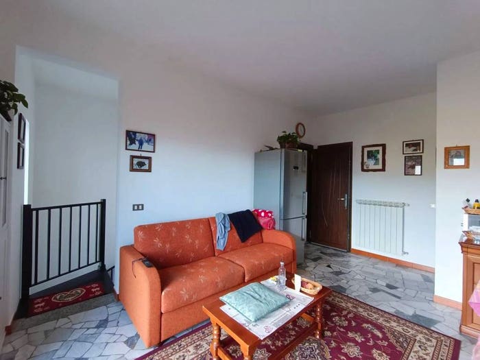 Casa bilocale in vendita in Via Colmegna, Agra