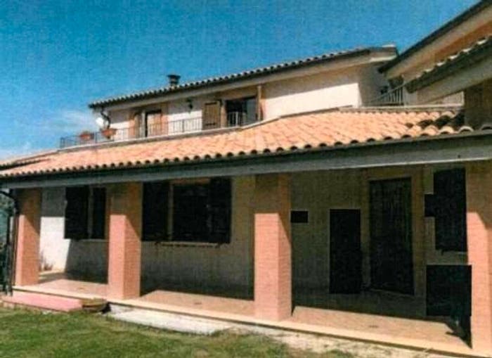 Casa trilocale in vendita in Contrada Larciano, Monte Vidon Corrado