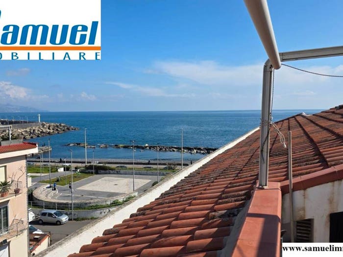 Casa quadrilocale in vendita in Ex Piazza Marinai d'Italia, Centro, Riposto