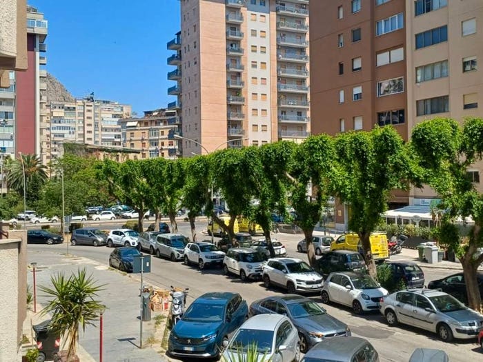 Appartamento quadrilocale in vendita in Viale Emilia, De Gasperi Croce Rossa, Palermo
