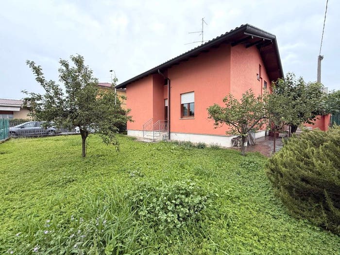 Casa quadrilocale in vendita in Via Roma, Azzano San Paolo