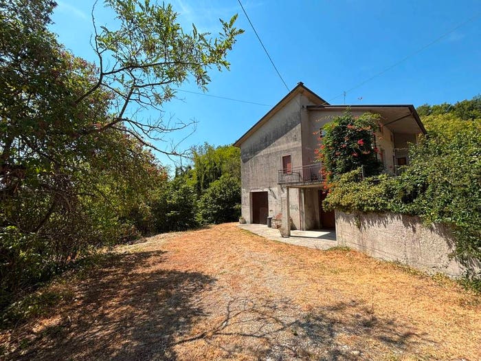 Casa quadrilocale in vendita in Località Castelletto, Alta Val Tidone