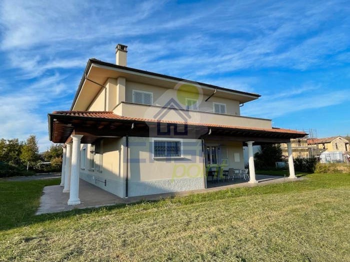Casa con 6 locali in vendita in VIA BODRIO, Centro, Monticelli d'Ongina