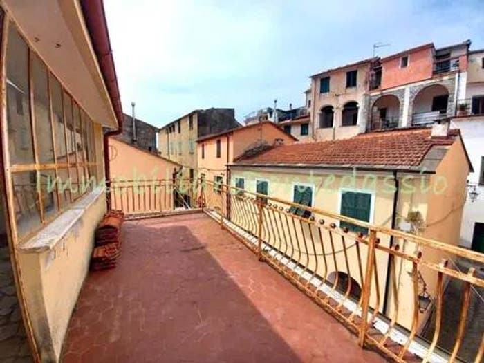 Casa con 6 locali in vendita in Gazzelli No Number, Gazzelli, Chiusanico