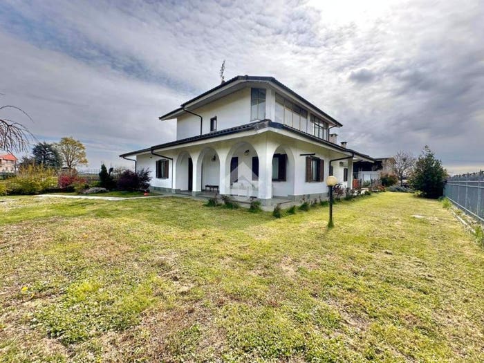 Casa con 6 locali in vendita in Via Motta, Monasterolo di Savigliano
