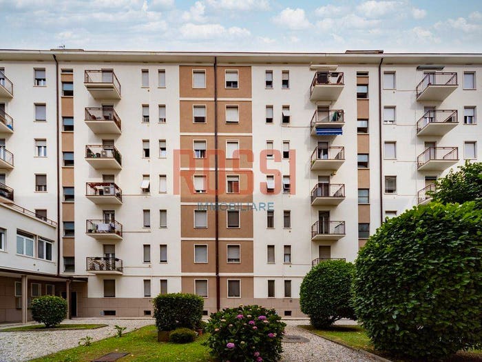 Appartamento trilocale in vendita in VIA AGNESI, San Carlo Stazione, Monza