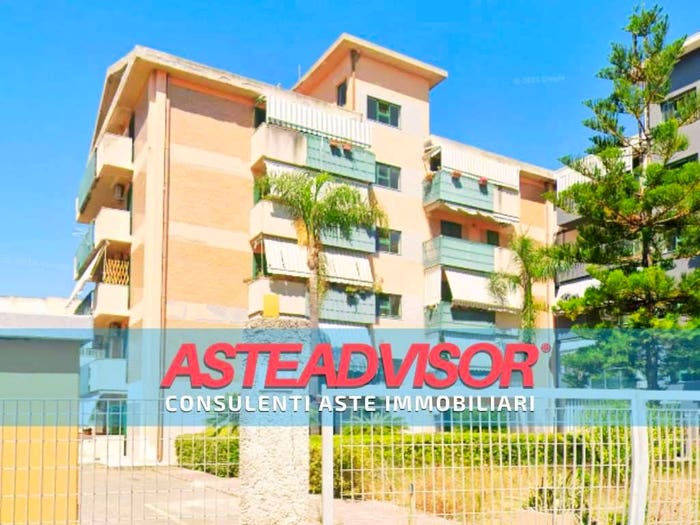 Appartamento con 6 locali in vendita in Via Calamaro, Centro, Villafranca Tirrena