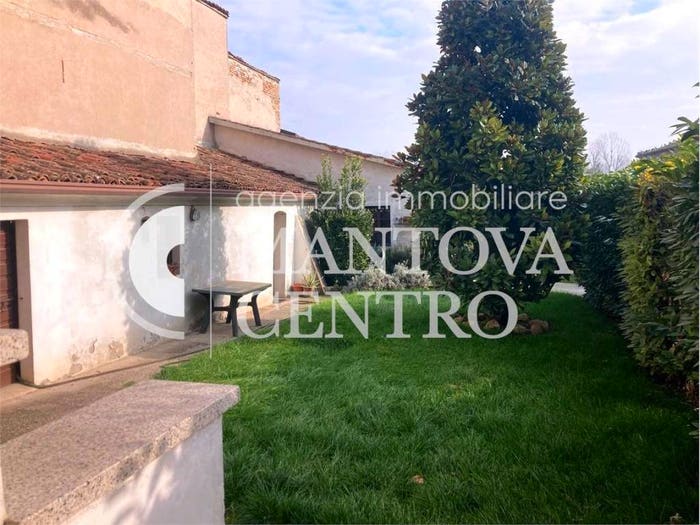 Casa quadrilocale in vendita in Centro, Marcaria