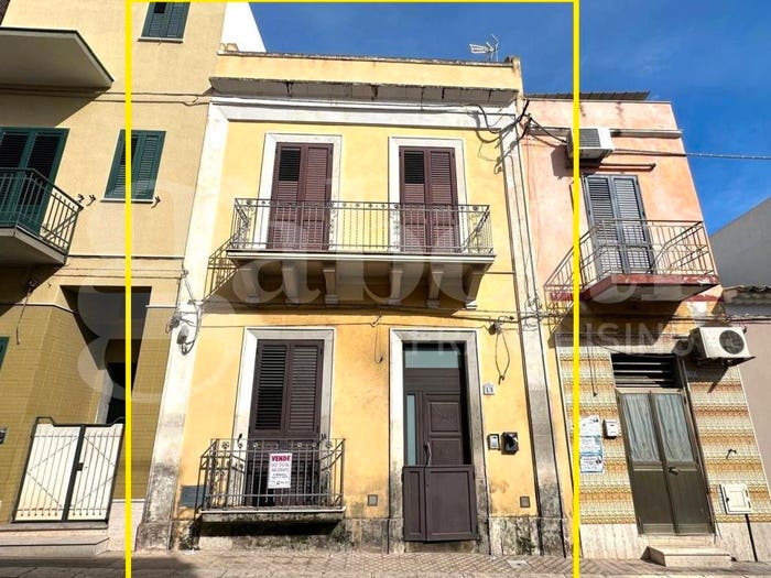 Casa con 6 locali in vendita in VIA GALILEO GALILEI, Centro, Avola