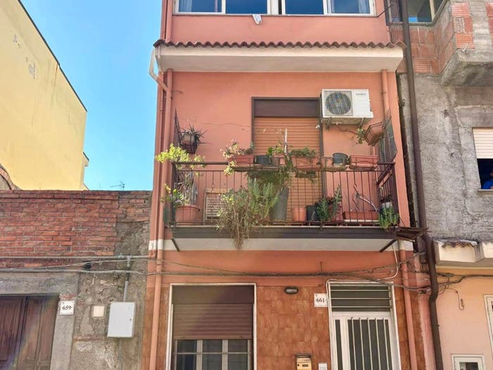 Casa con 6 locali in vendita in Via Statale Sant'Antonino, Centro, Barcellona Pozzo di Gotto
