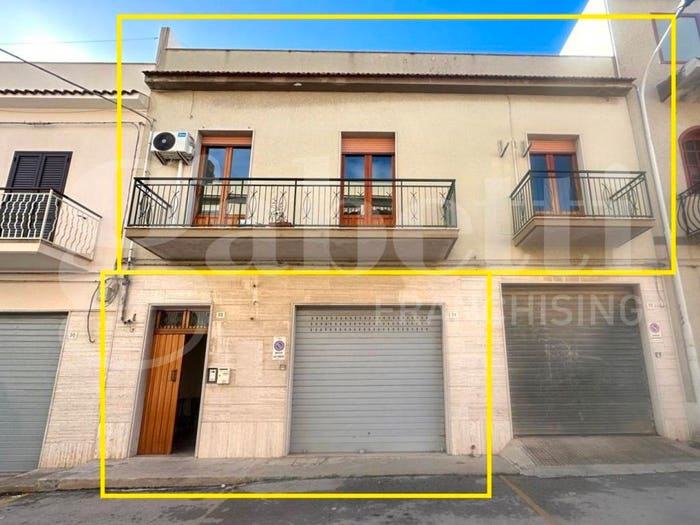 Casa con 6 locali in vendita in VIA MAESTRO SALVATORE FALBO, Centro, Avola